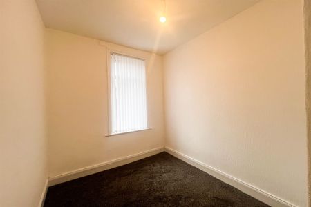 2 bed flat to rent in Talbot Road, South Shields, NE34 - Photo 5