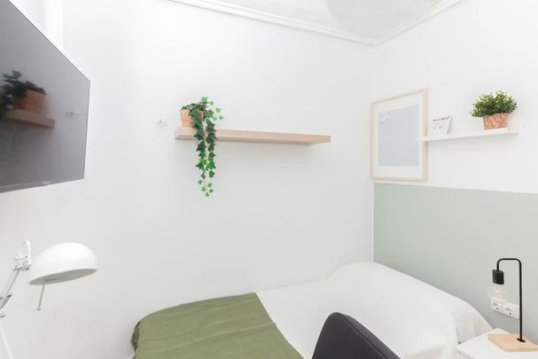 Carrer de la Font Roja, Valencia, Valencian Community 46007 - Foto 1