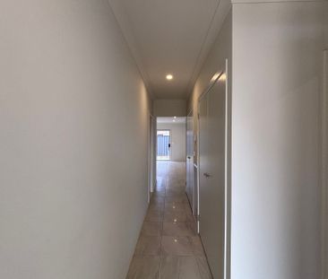Contemporary Comfort with Modern Appeal - Photo 2