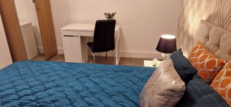 1 bedroom in a house share to rent - Photo 3