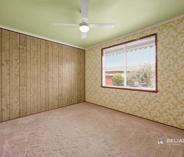 Three Bedroom Home in Fantastic Pocket of Werribee - Photo 3