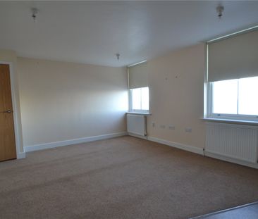 2 bed apartment to rent in Queens Parade, Scarborough, YO12 - Photo 4