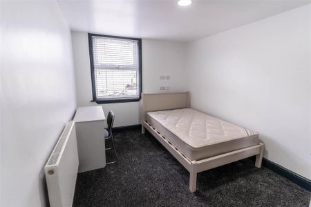 8 bedroom house to rent - Photo 3