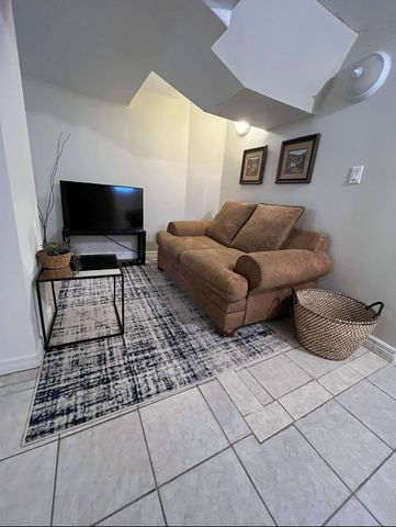 For Lease - 18 Margrath Place, Toronto, Ontario - Photo 2