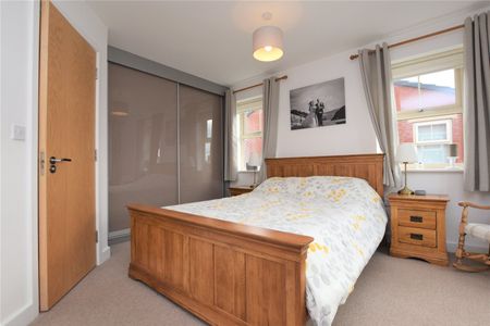 48, Holts Crest Way, Leeds, LS12 2AG - Photo 5