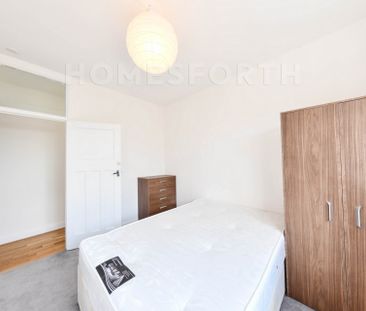 3 Bedroom Flat - Photo 5