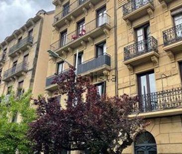 Alquiler de piso en Calle Autonomia - Photo 4