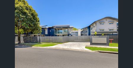 The pinnacle of living - unfurnished luxury apartment - Photo 5