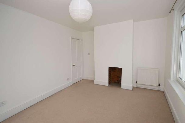 Pembroke Street, Old Town, Swindon, SN1 - Photo 1