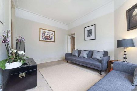 Charing Cross Road, Covent Garden, London, WC2H - Photo 2