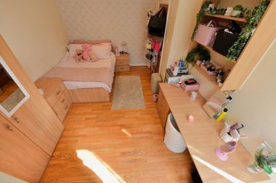 3 bedroom Flat in Flat 1, Leeds - Photo 3