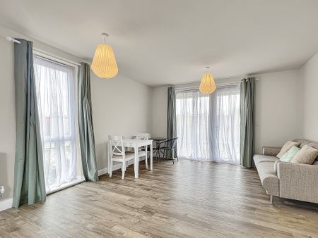 A beautifully presented two bed, ground floor apartment, providing open plan, high quality accommodation, as well as allocated parking. Located a short distance from the country park whilst enjoying a most convenient position just south of the city, well situated for access to London via the M11/A10 road networks. - Photo 5
