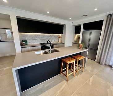 Impressive & Spacious Ex Display Home - Photo 1