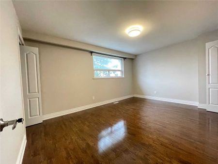 For Lease - 437 Silverstone Drive Unit# 1, Toronto, Ontario - Photo 4