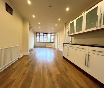 4 bedroom semi-detached house to rent - Photo 1