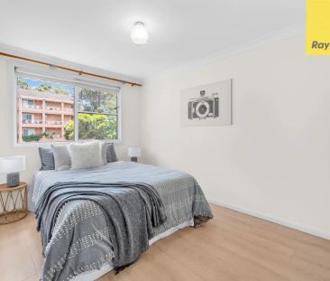 MODERN TWO BEDROOM TOWNHOUSE IN PRIME LOCATION - Photo 6