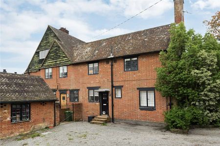 The wing of a manor house, offering space, a fantastic specification and an idyllic country position. - Photo 5