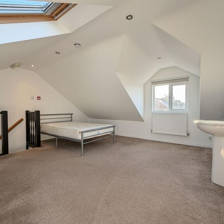 1 bedroom in a house share to rent - Photo 1