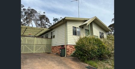 More than meets the Eye - Photo 3