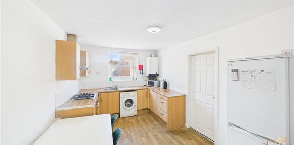 Room 5 - Photo 2