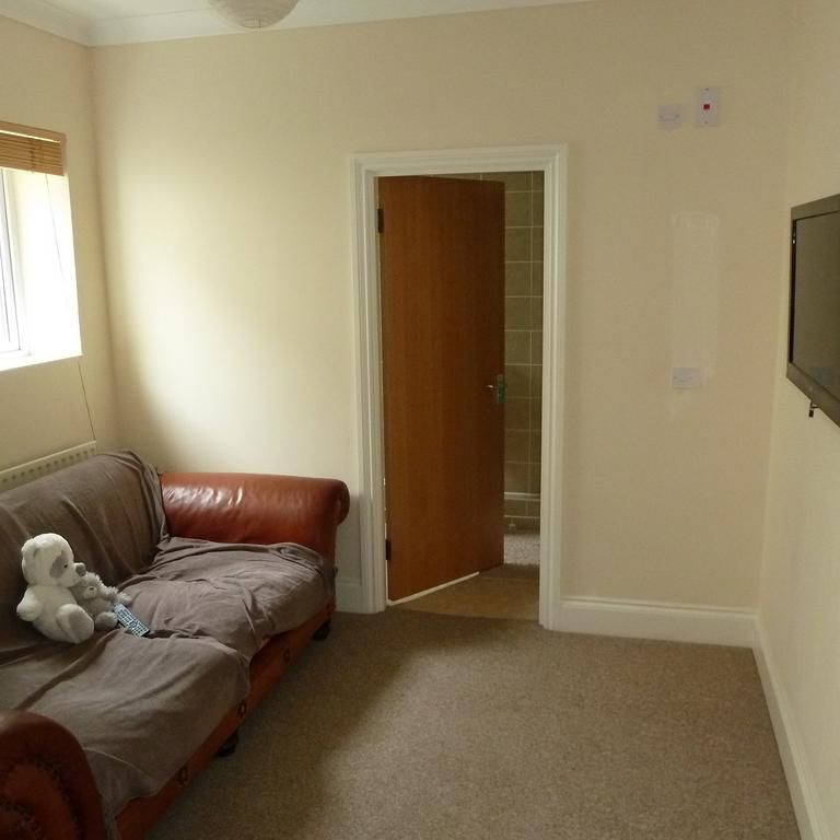 2 bedroom house share to rent - Photo 1