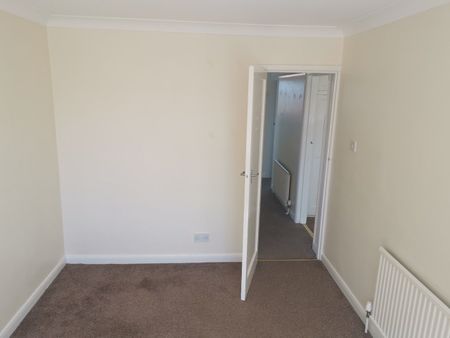 2 Bed Bungalow, Litchfield Crescent, SO18 - Photo 4