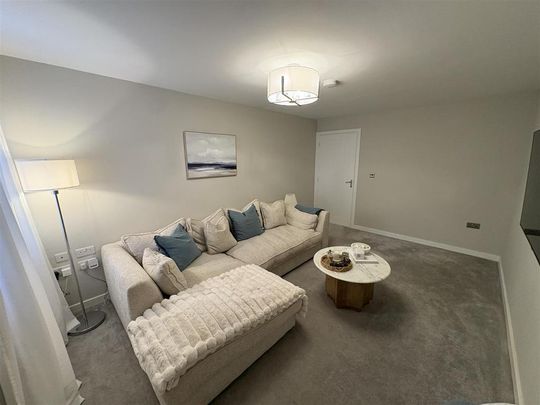 3 bedroom semi-detached house to rent - Photo 1