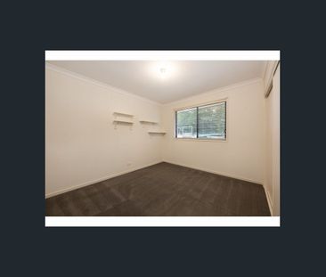 SPACIOUS FAMILY LIVING - Photo 4