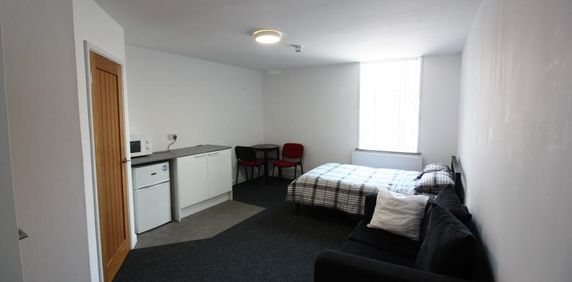 Studio to rent - Photo 2