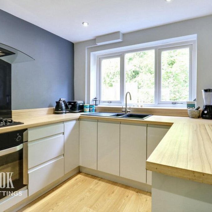 3 bedroom semi-detached house to rent - Photo 1