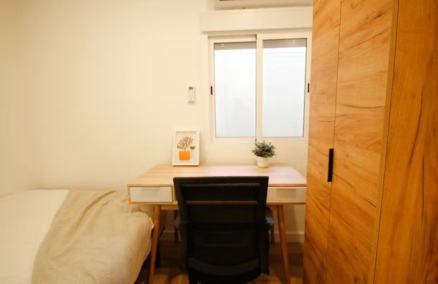 Carrer de Padilla, Barcelona, Catalonia 08013 - Photo 1