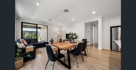 Spacious Modern Home - Photo 2