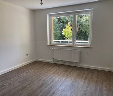 Helle 3-Zimmer-Wohnung im Erdgeschoss mit Balkon - Photo 1