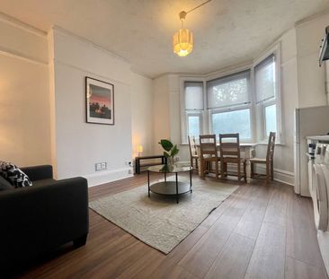 1 Bed Flat, South Norwood Hill, SE25 - Photo 2
