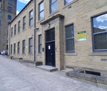 Upper Blakeridge Lane, Batley, WF17 - Photo 3