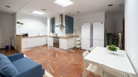 Carrer de Linares, Valencia, Valencian Community 46018 - Photo 5