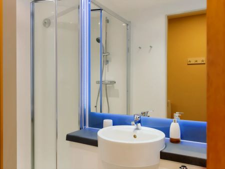 Bronze Studio - Photo 3