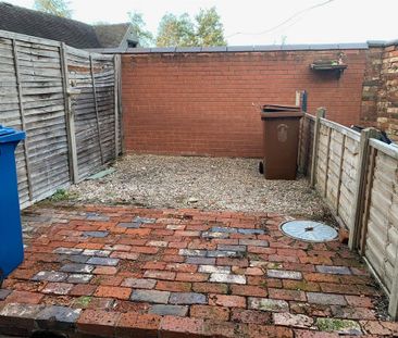 2 bedroom terraced house to rent - Photo 1