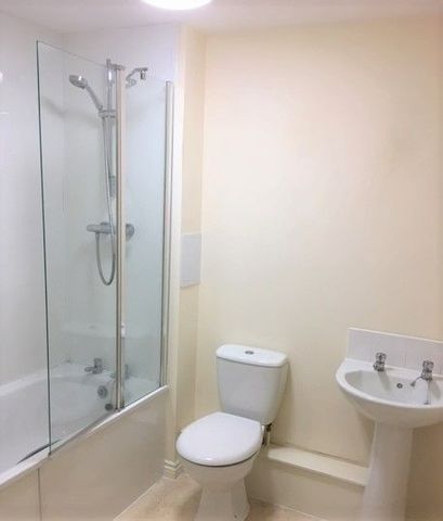 2 bedroom flat to rent - Photo 3