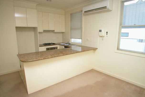 Unit 3/68 Rowena Parade, - Photo 1