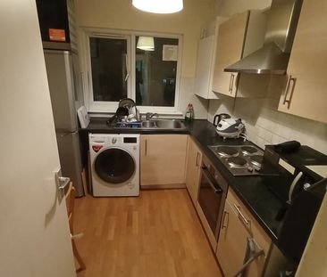 Room in a Shared House, Elmcroft Crescent, NW11 - Photo 3