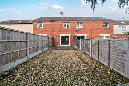 2 bedroom terraced house to rent - Photo 4