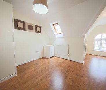 4 bedroom terraced house to rent - Photo 5