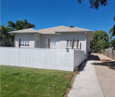 Welcome to 2/42 Macrossan Street - a neat and comfortable townhouse... - Photo 2