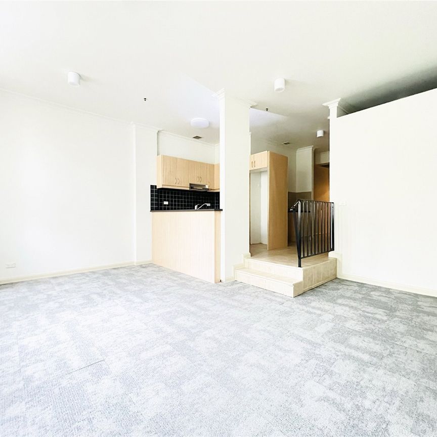 1/165 Bourke Street - Photo 1