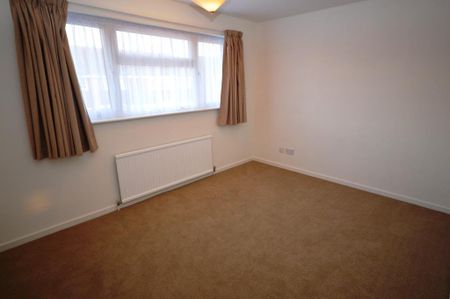 2 bedroom semi-detached house to rent - Photo 4