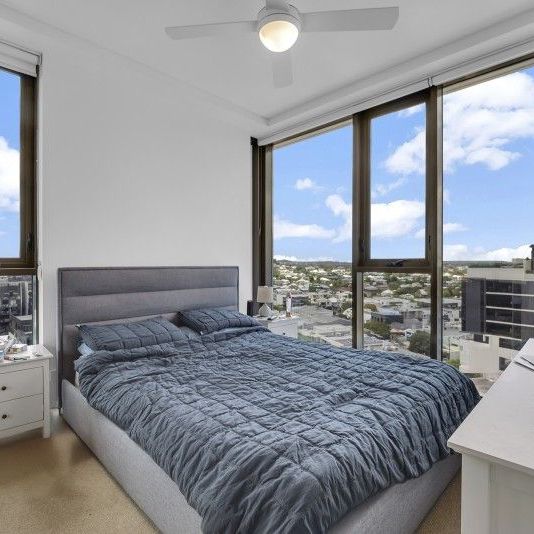 Double Car Park - 2 Bedroom Apartment For Rent in Newstead - Photo 1