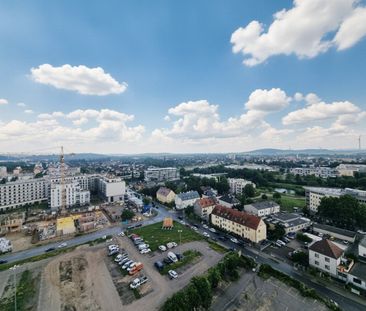 Wohnen über den Dächern der Stadt: 3-Zimmer-Wohnung mit Loggia im 1... - Foto 4