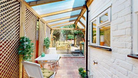 2 bedroom terraced house to rent - Photo 5