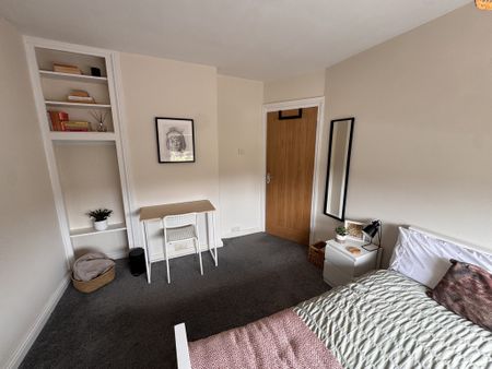 Ashton Avenue, Clifton - P11034 - Photo 2